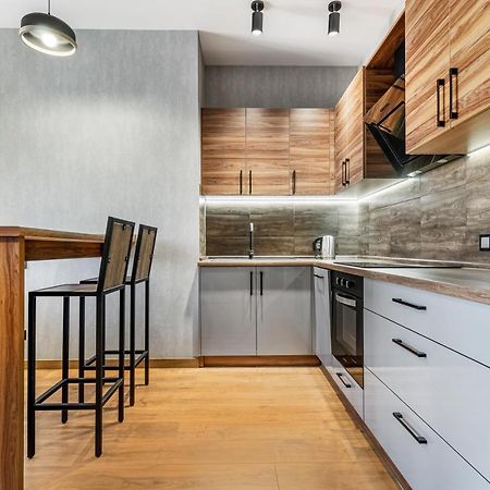 Sea Symphony Wood Style Apartment Odessa Buitenkant foto