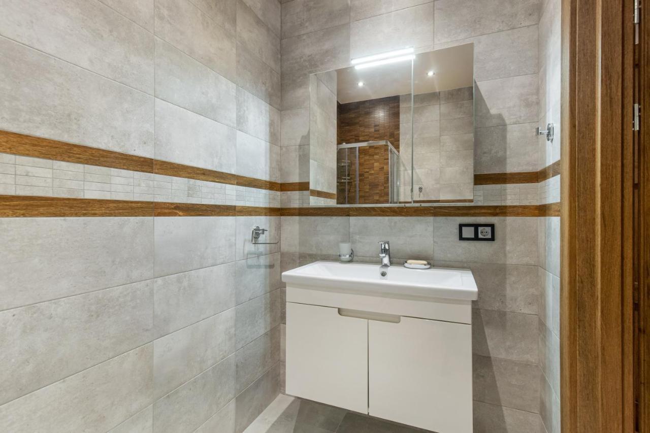 Sea Symphony Wood Style Apartment Odessa Buitenkant foto